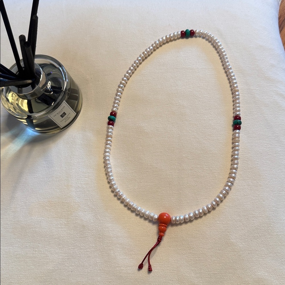 Fresh water pearl necklace/bracelets